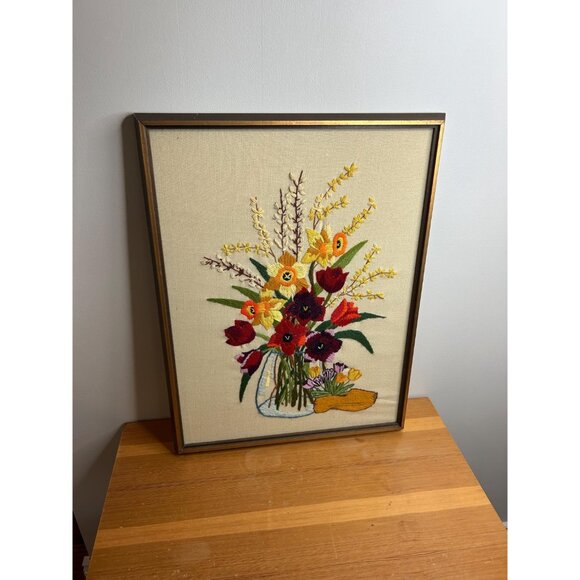 Flower floral vintage bouquet daffodils tulips crossstitch crewel art picture - Picture 7 of 9